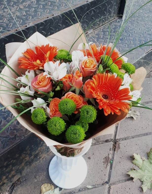 Букет цветов из: Герберы, Хризантемы, Альстромерии и Розы в Мишелёвке
