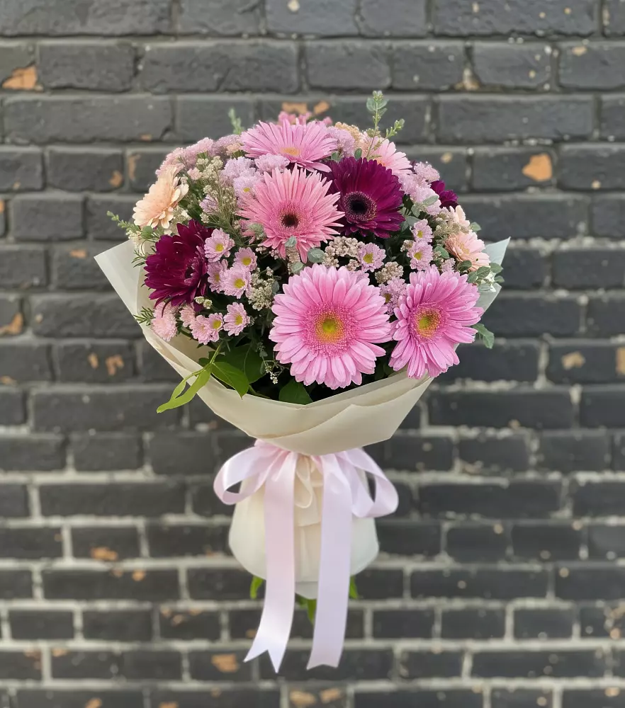 Букет цветов из: Герберы и Хризантемы в Мишелёвке