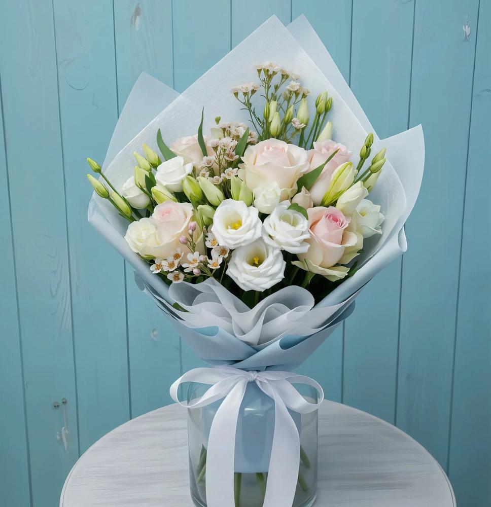 Букет цветов из: Розы и Лизиантусы в Мишелёвке