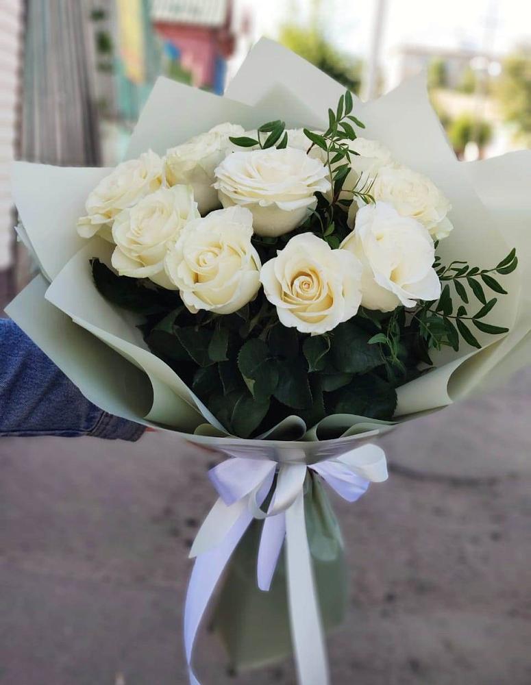 Букет Белые розы Проуд в Мишелёвке