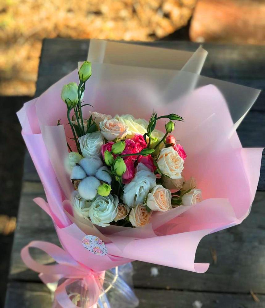 Букет цветов из: Розы и Лизиантусы в Мишелёвке