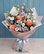 Букет цветов из:  Лизиантусы, Розы, Альстромерии и Гипсофила в Мишелёвке