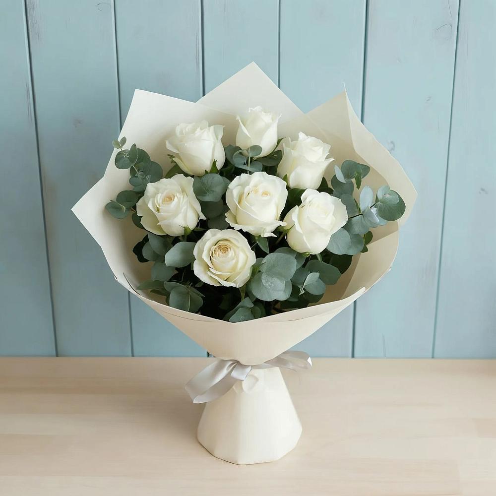Букет Белые розы в Эвкалипте в Мишелёвке