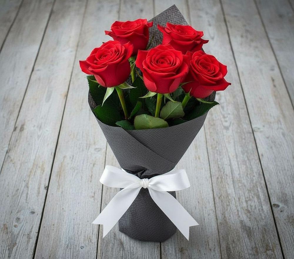 Букет 5 Красных роз Эдлесс Лав в Мишелёвке