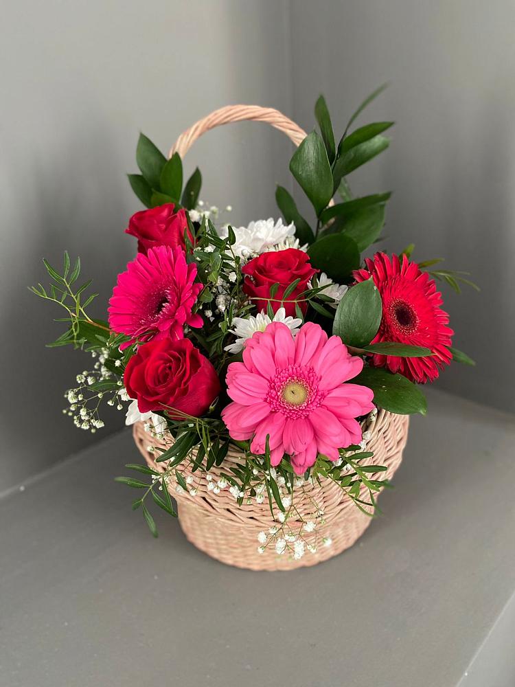 Цветочная композиция из Розы, Хризантемы и Герберы в корзине в Мишелёвке