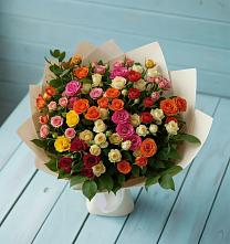 Букет Микс из разноцветных кустовых роз в Мишелёвке